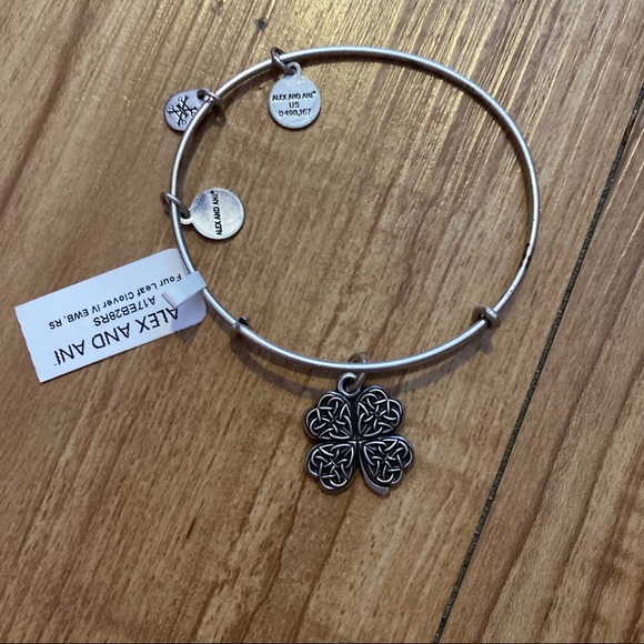 Alex and Ani Four Leaf Clover Bracelet NWT - Picture 1 of 8